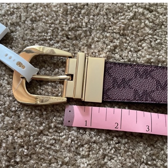 Michael Kors Twist Reversible Belt Genuine Leather size medium. NWT - Picture 14 of 15